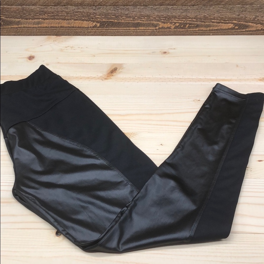 SOLD!Black Faux Leather Leggings.  Large. NWOT. - Picture 5 of 8